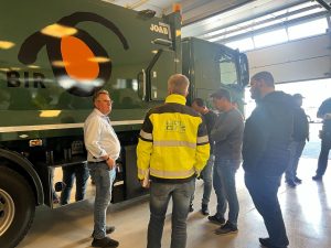 Overlevering av Iveco gassbiler til BIR. kurs