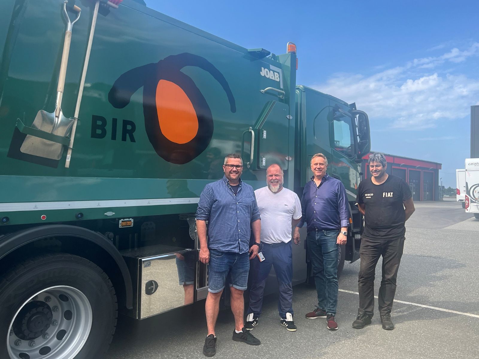 overlevering av IVECO gassbiler til BIR fra Bilsalg Kokstad